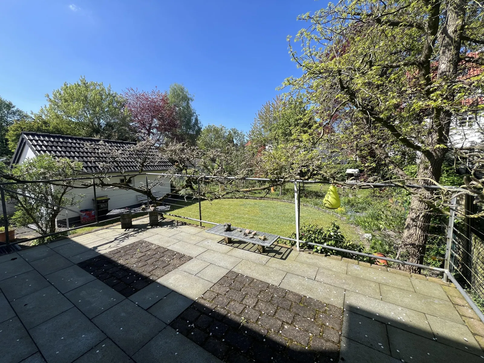 Terrasse und Garten