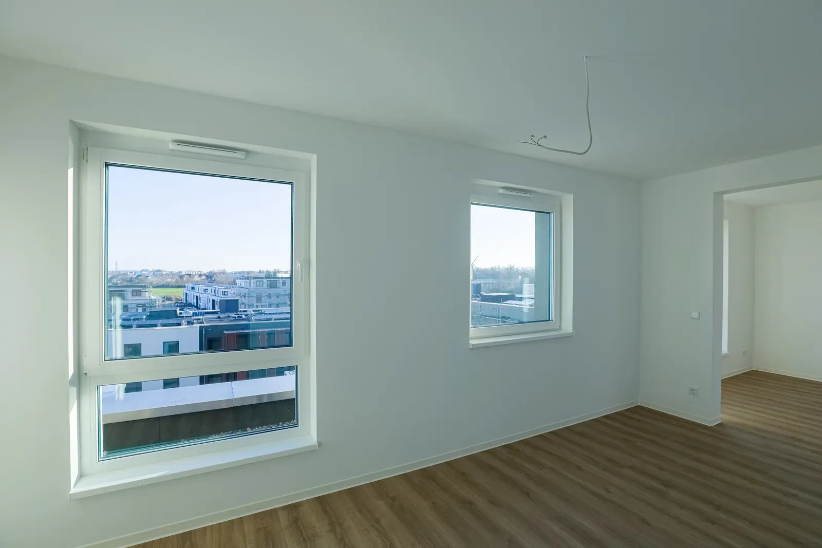 Wohnräume mit großen Fensterfl