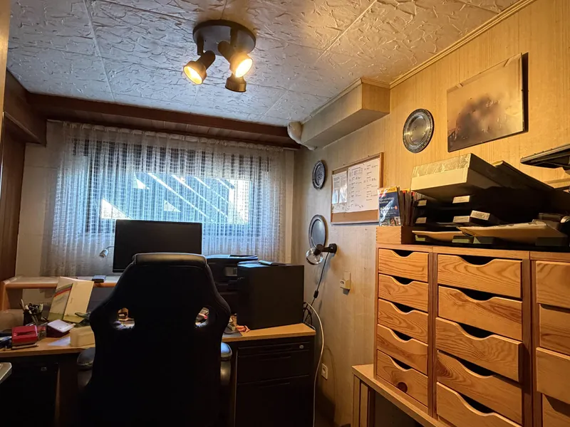 Büro im Kellerbereich