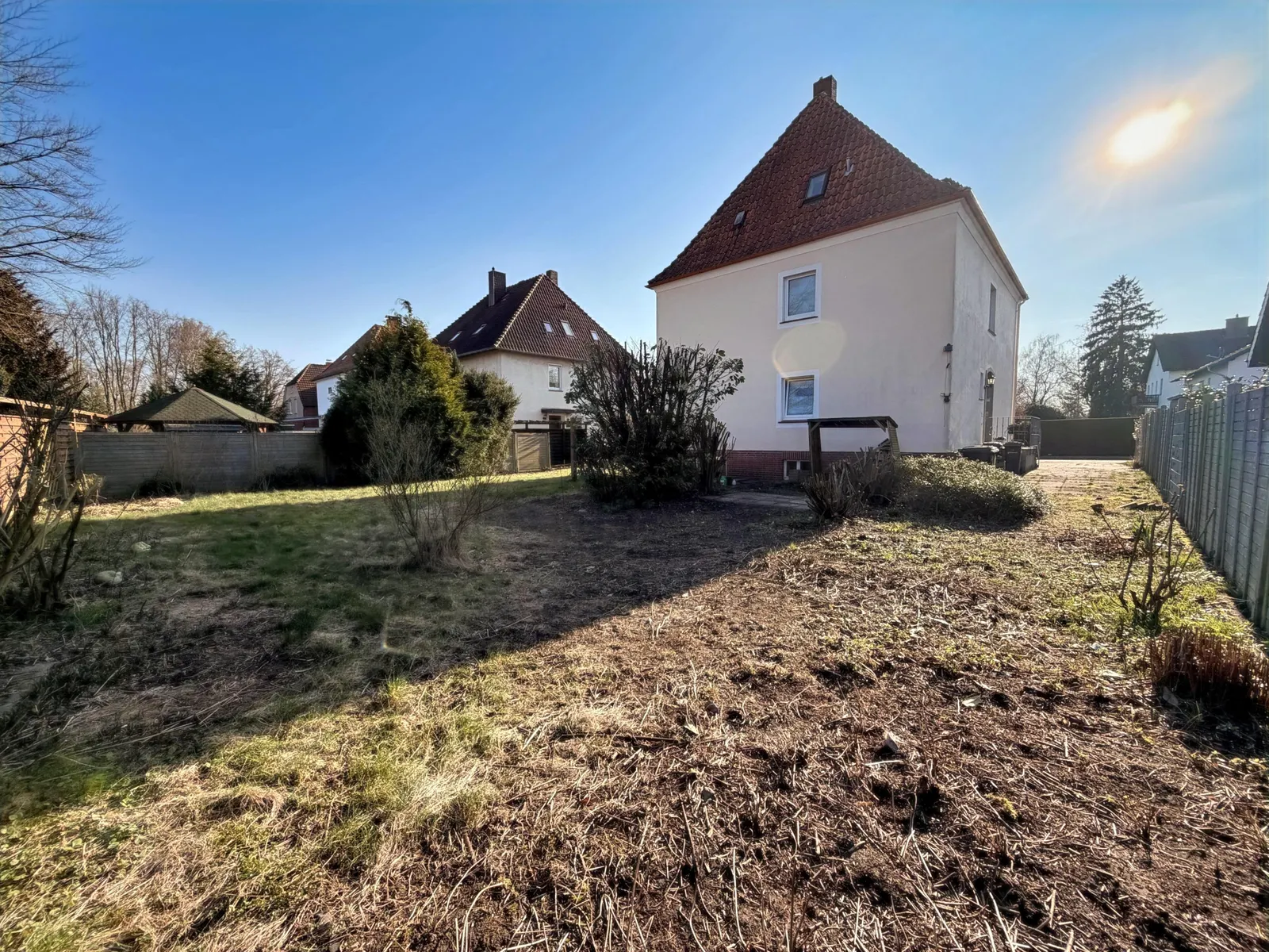 Rückwärtige Ansicht