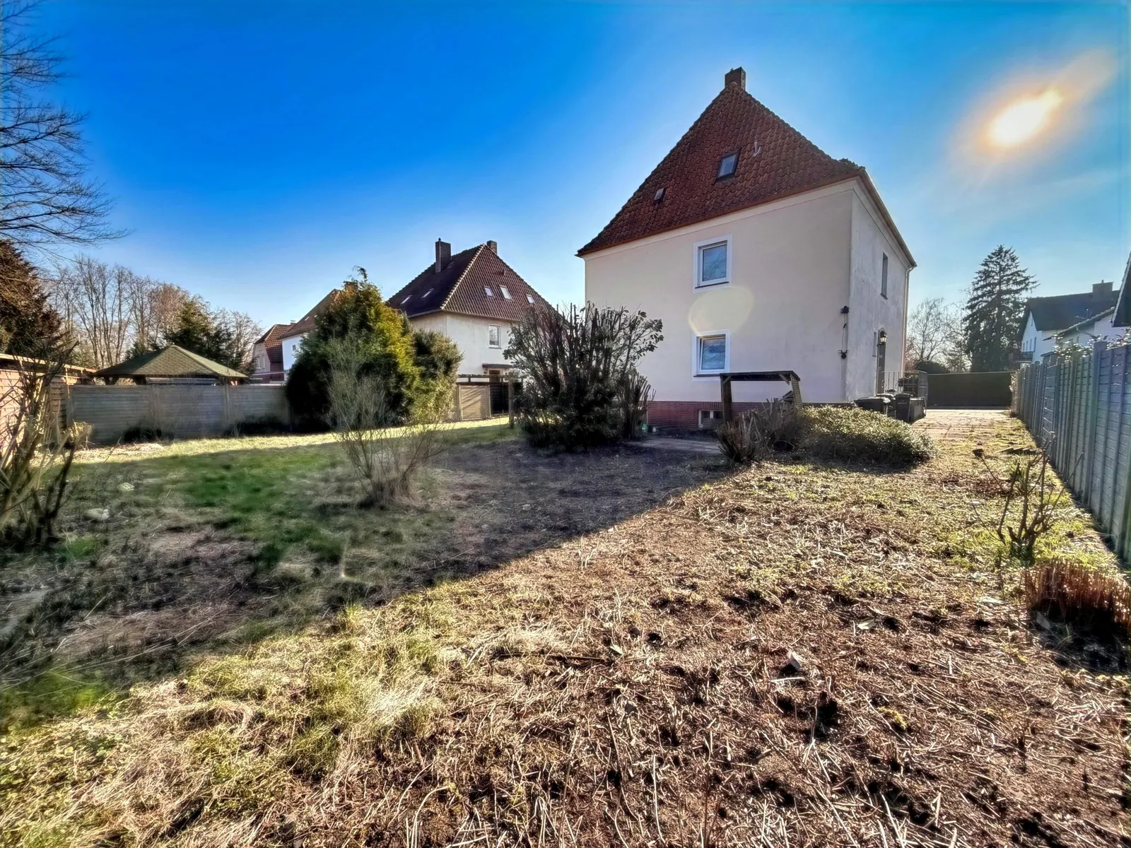 Rückwärtige Ansicht