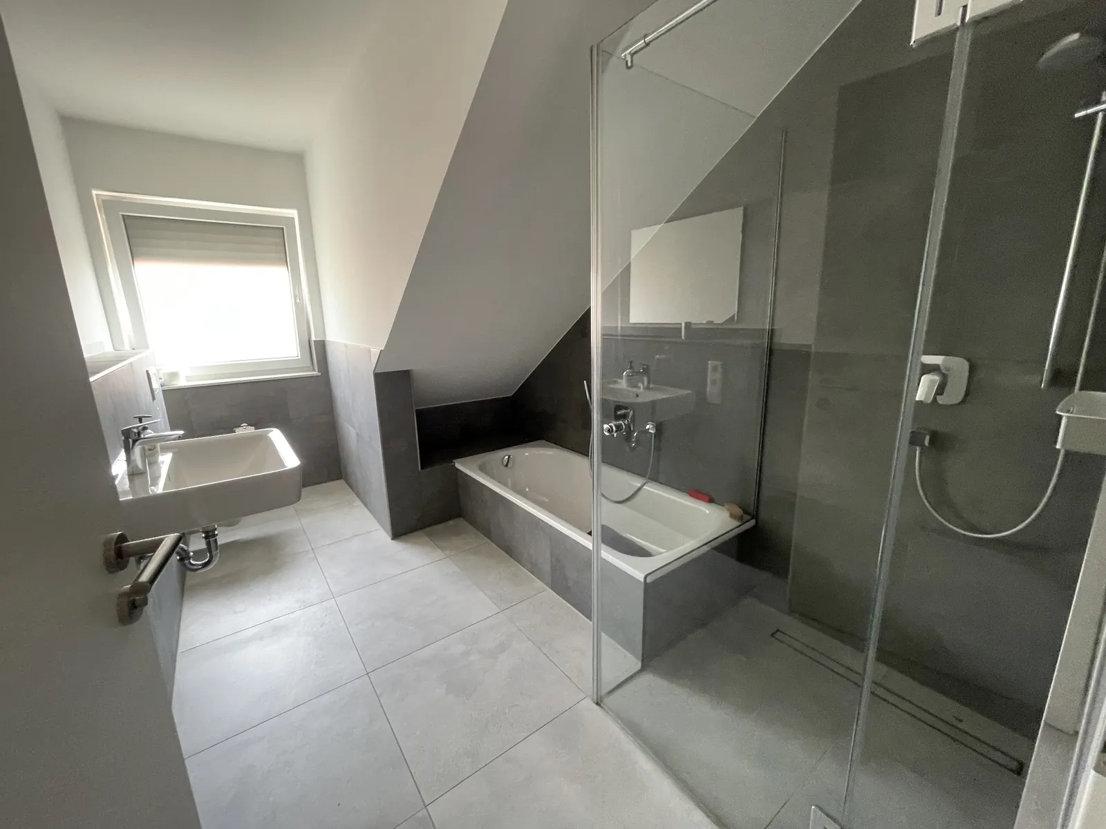 Bad mit ebenerdiger Dusche