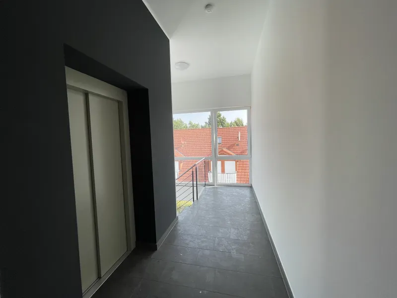 Gang Fahrstuhl Obergeschoss