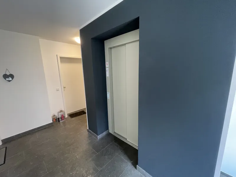 Fahrstuhl im Obergeschoss