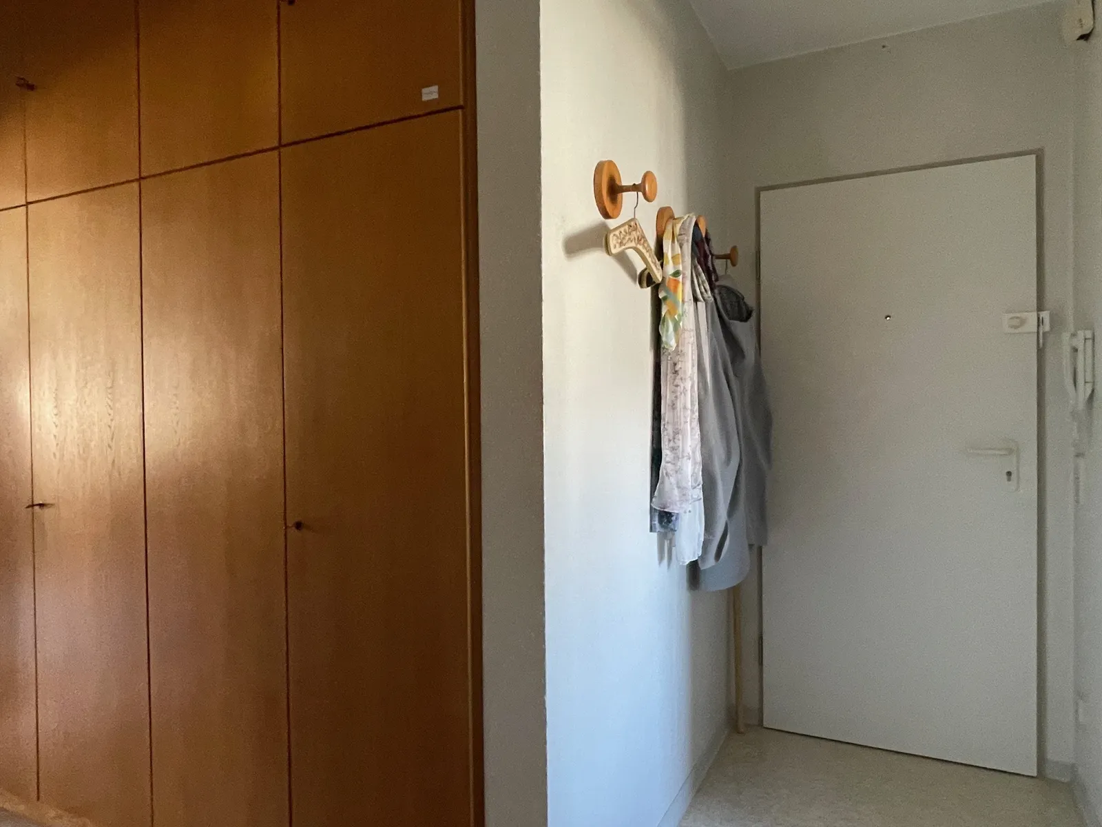 Flur mit Einbauschrank