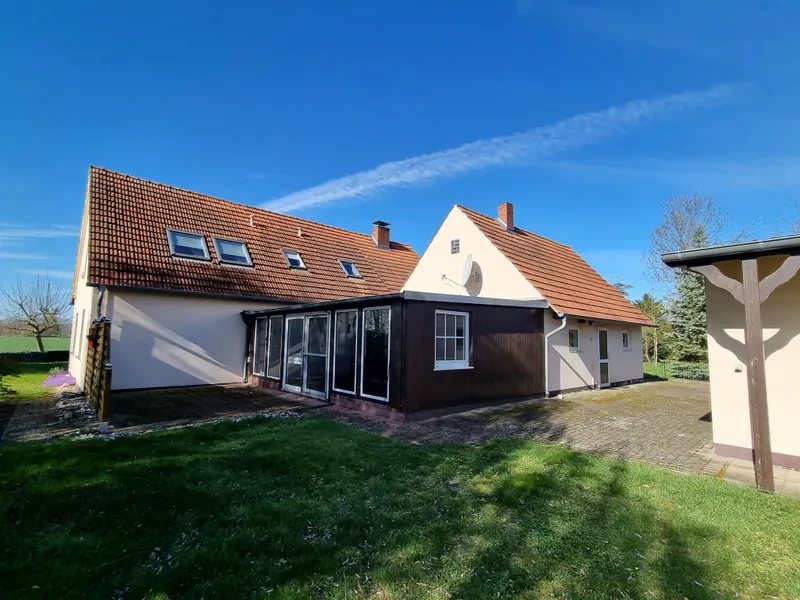 Rückansicht mit Anbau