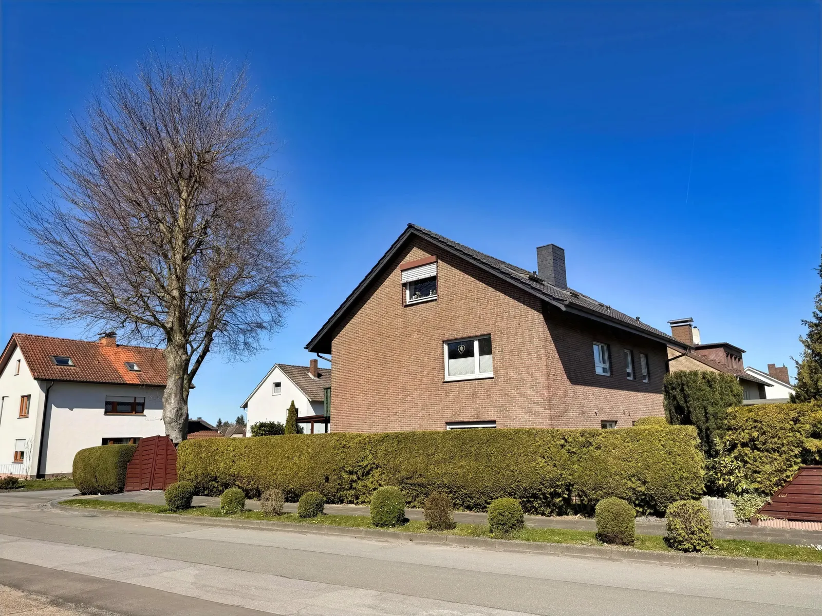 seitliche Straßenansicht