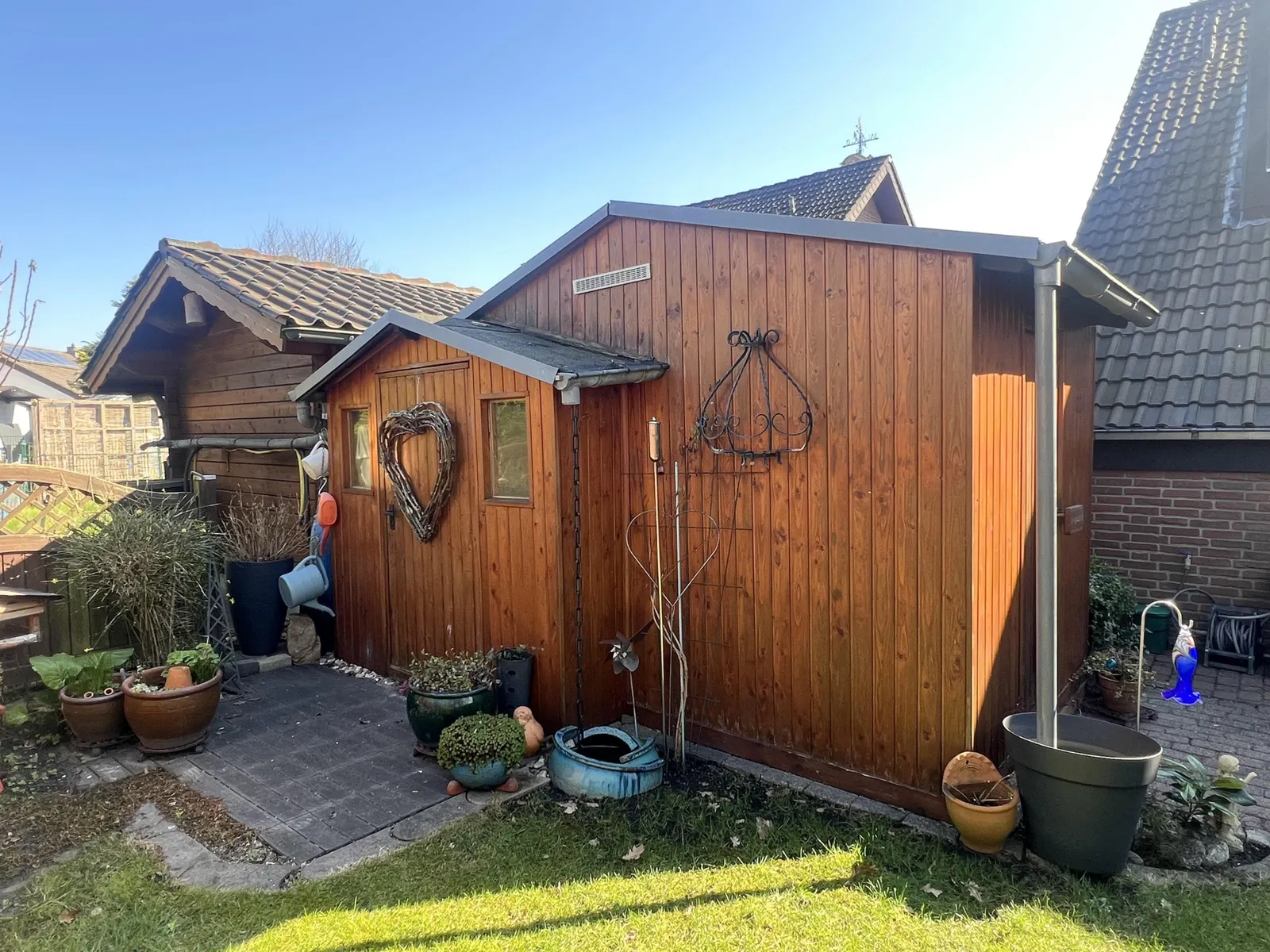 Sauna und Geräteschuppen