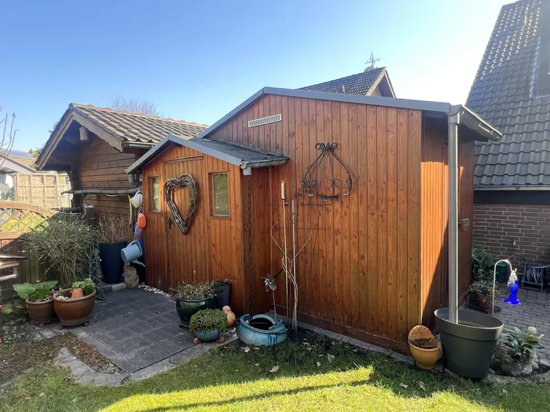 Sauna und Geräteschuppen