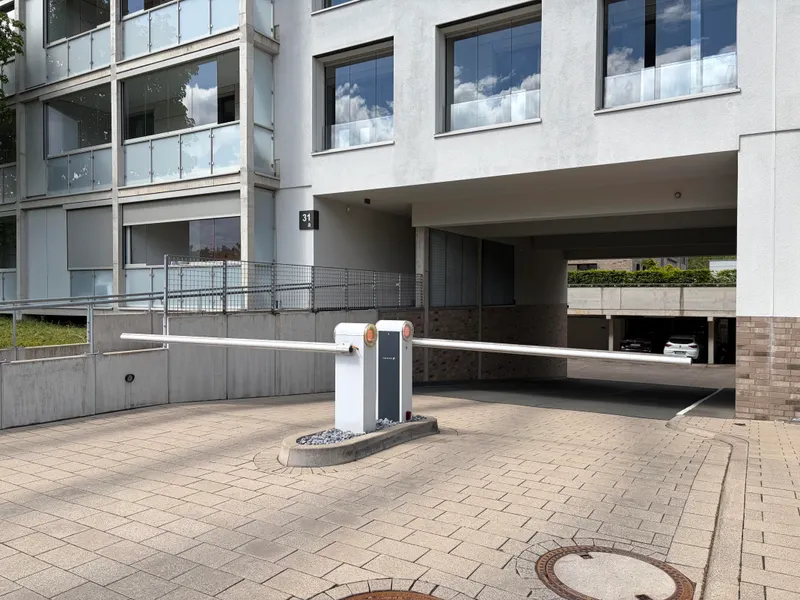 Tiefgaragenzufahrt