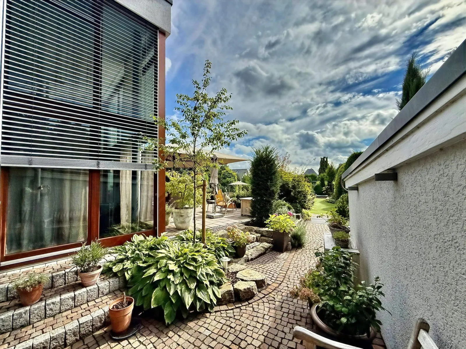 Weg in den Garten