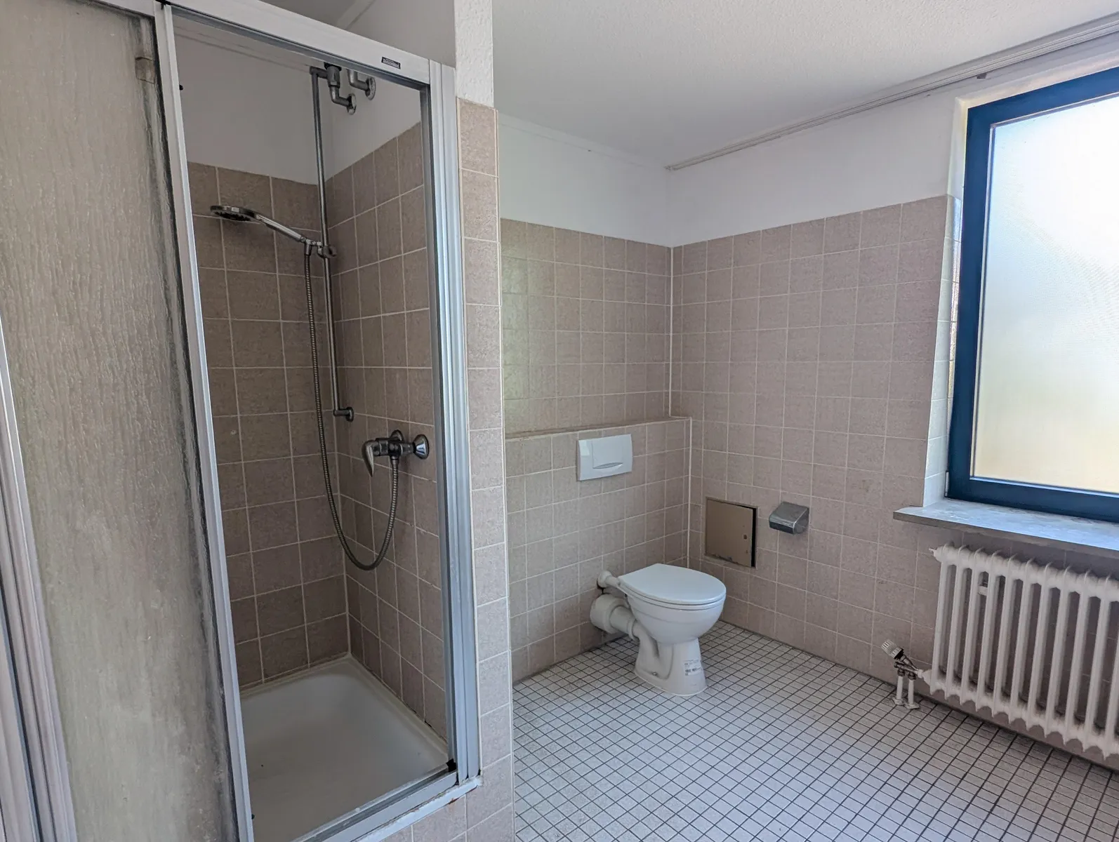 Tageslichtbad mit Dusche