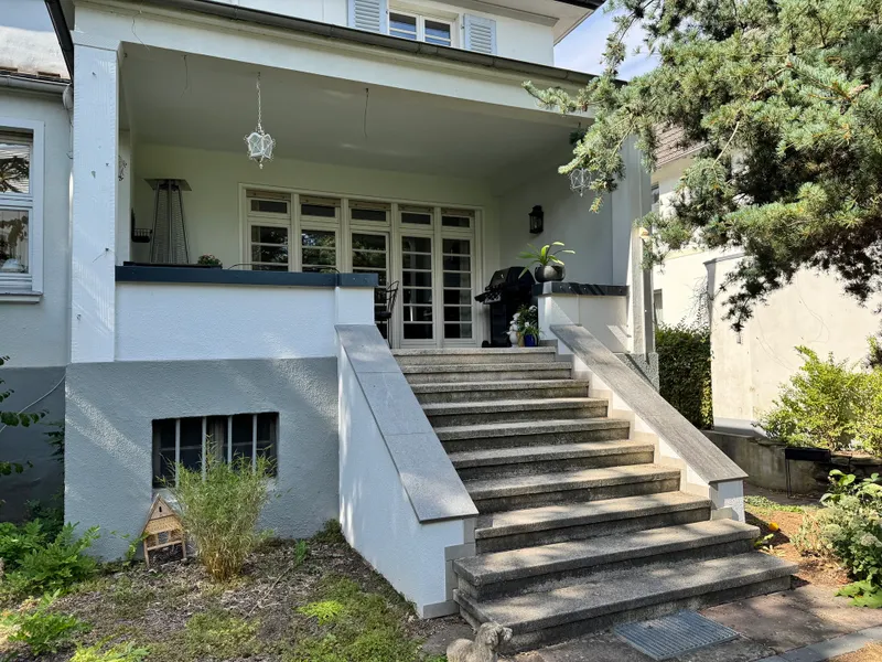 Treppe zur Terrasse