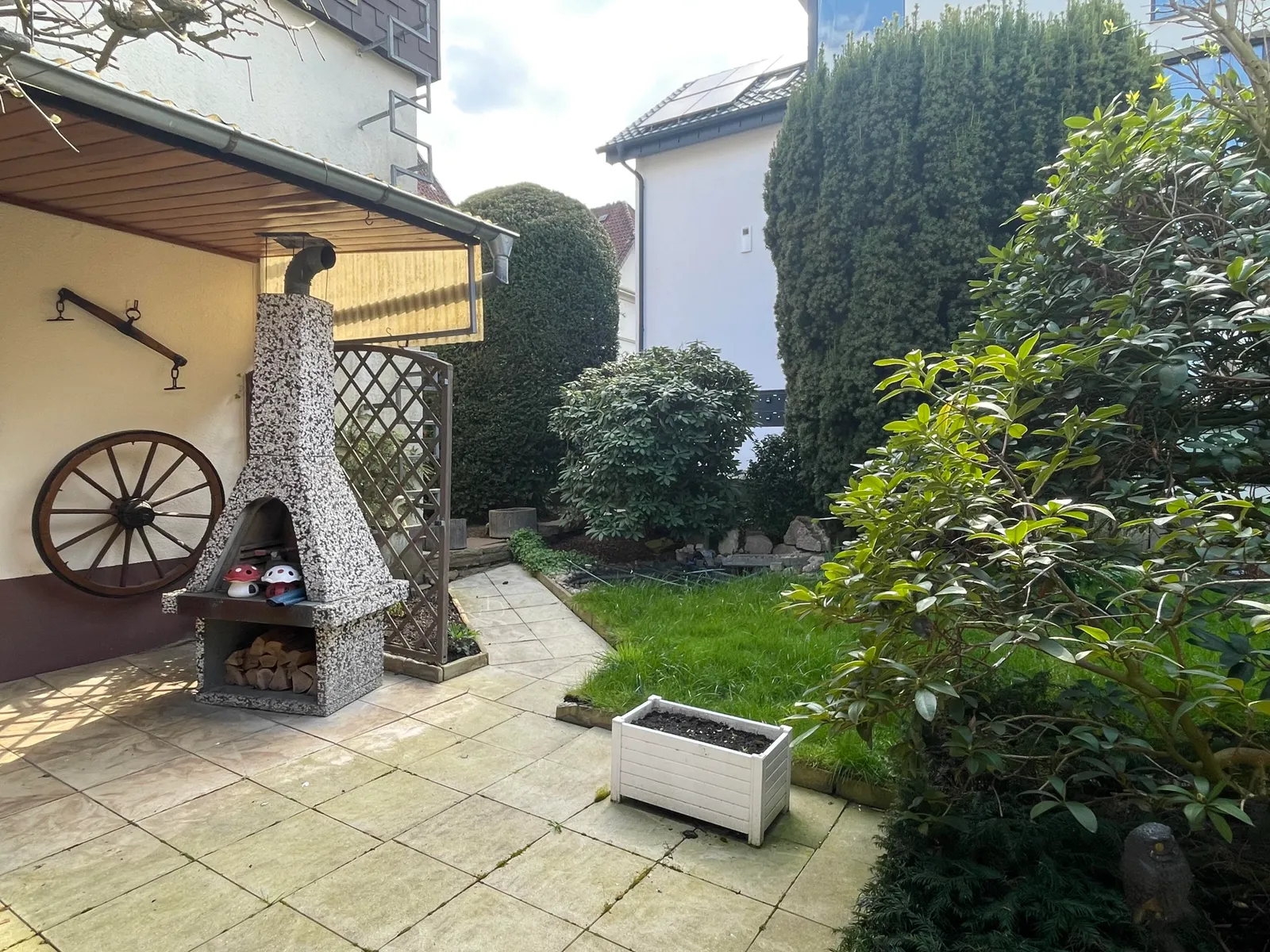 Garten_Blickrichtung Nachbarn