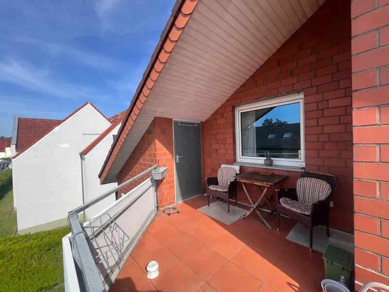 teils überdachter Balkon