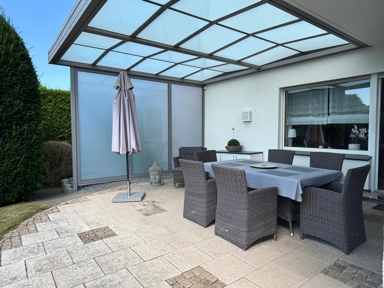 Überdachte Terrasse
