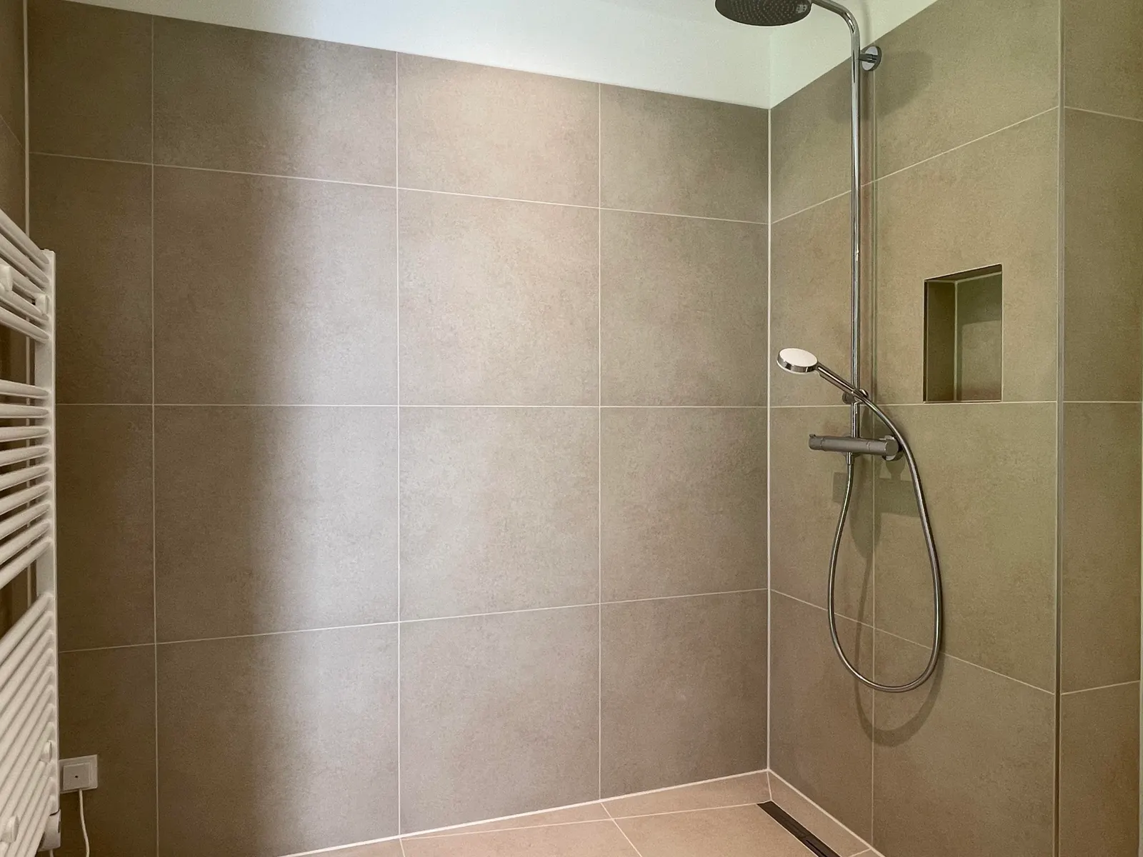 Bad mit bodengleicher Dusche