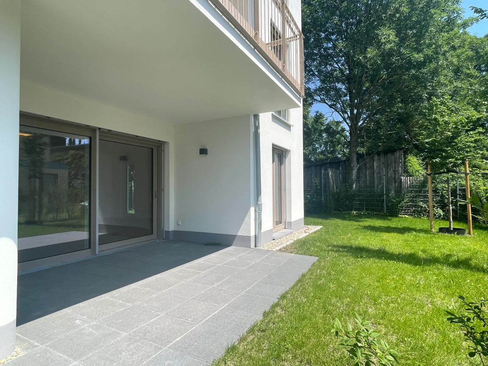 Terrasse mit Garten