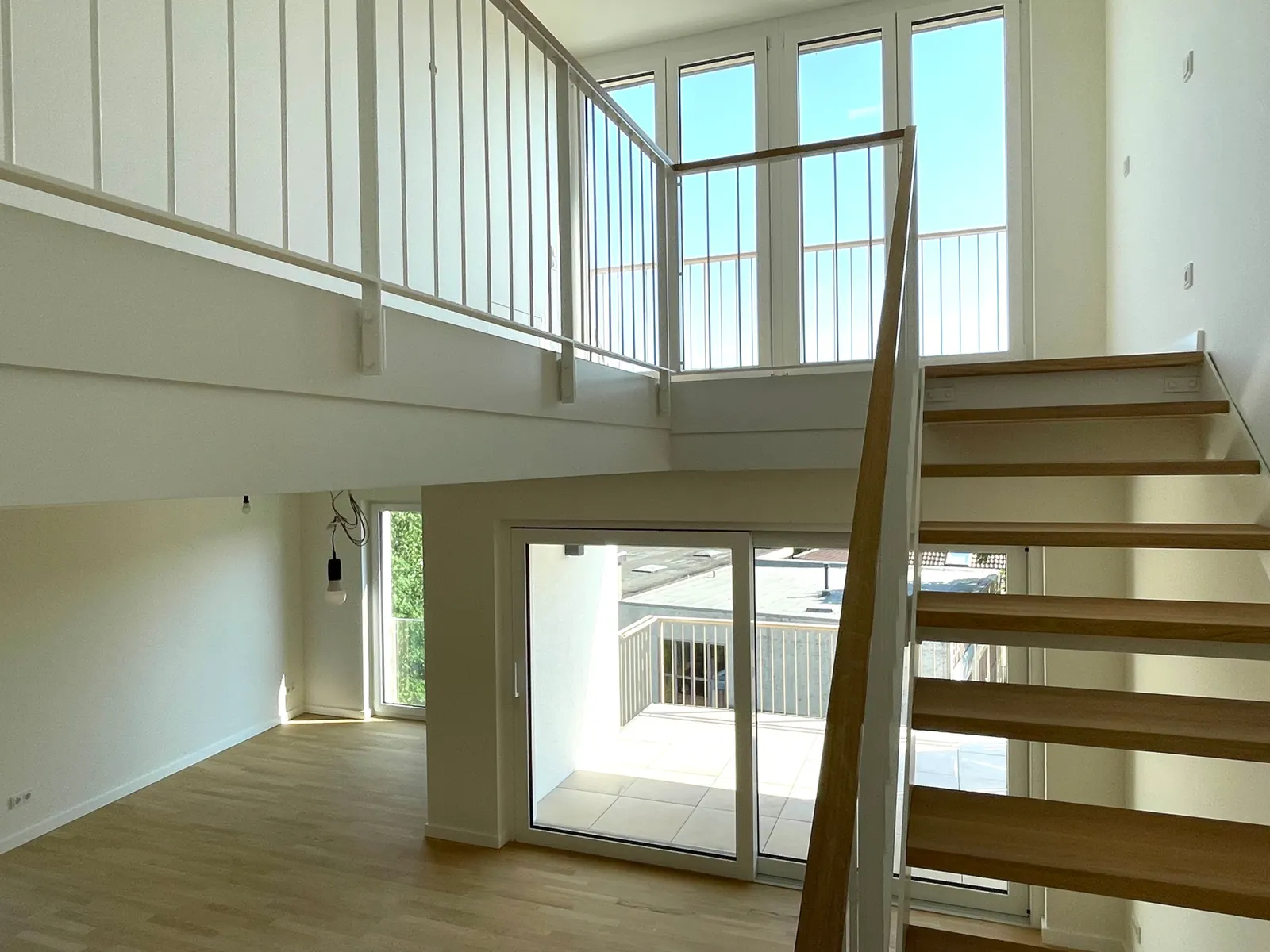Offene Treppe zum Dachgeschoss