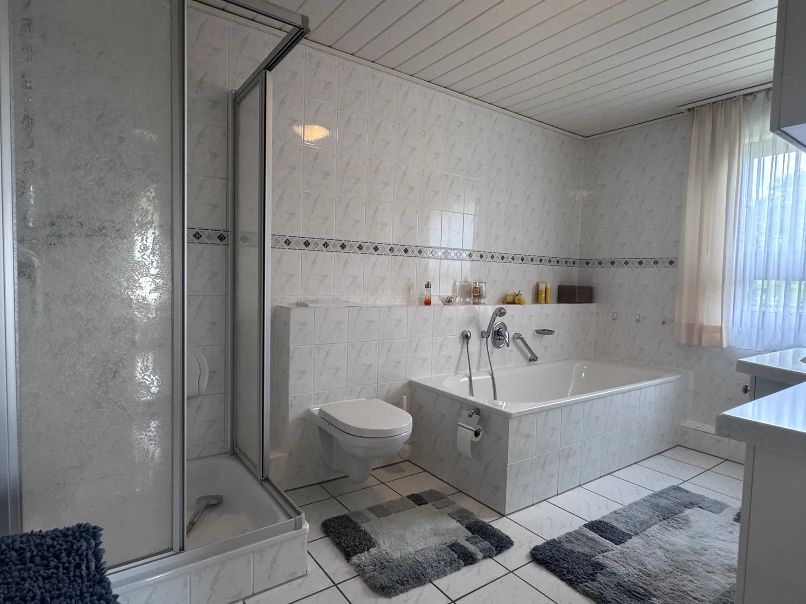 Badezimmer EG