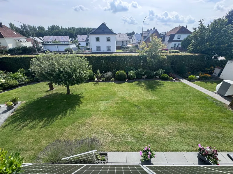 Gartenansicht vom Balkon