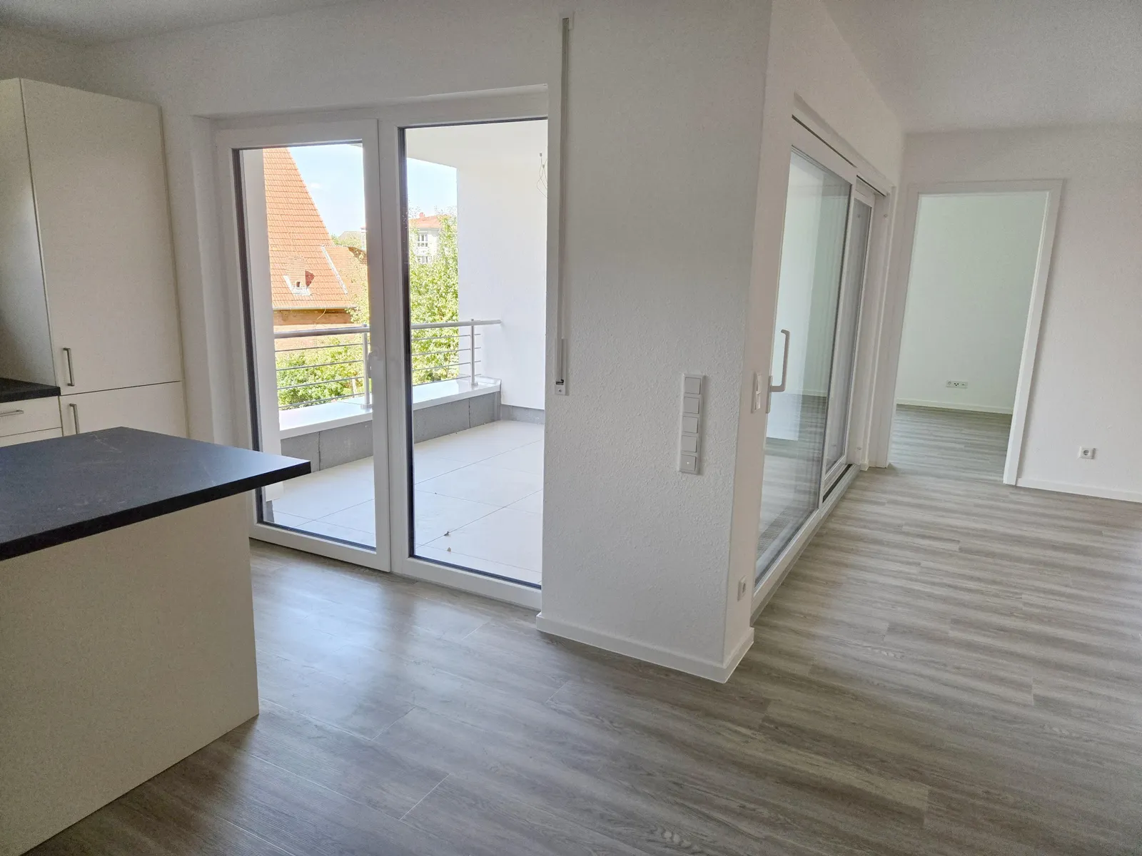 Wohnung 2 Küche m. Balkonblick