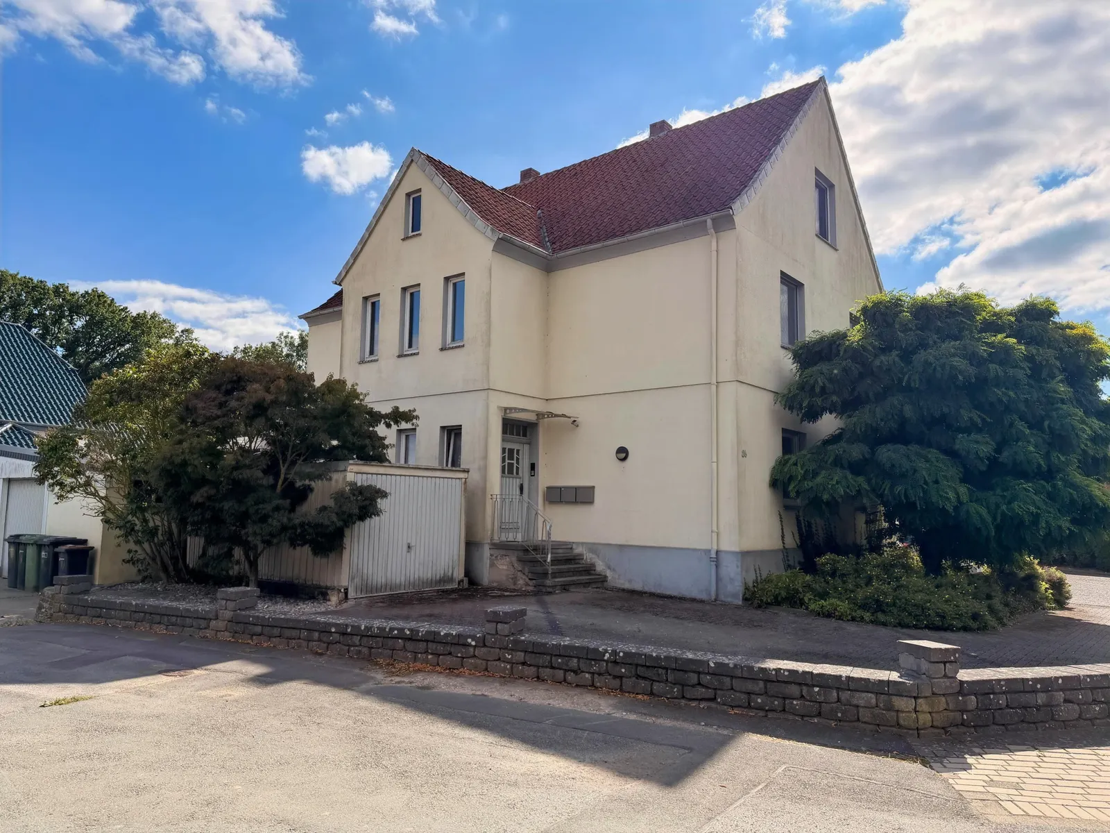 Außenansicht Mehrfamilienhaus