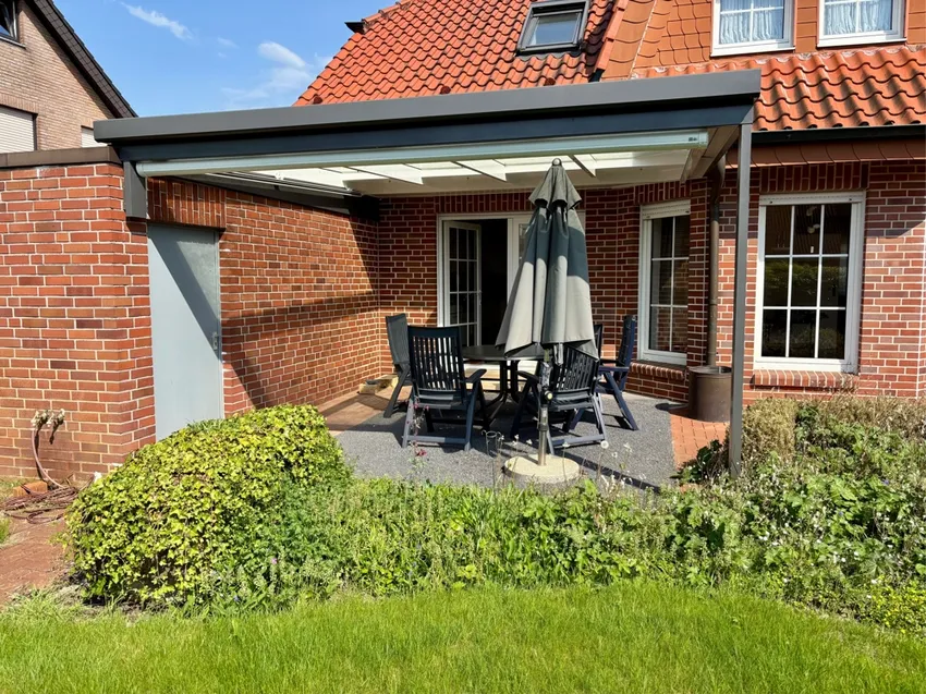 überdachter Terrassenbereich