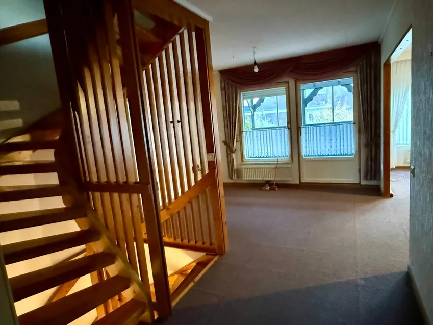 Eingangsdiele mit Treppenaufgang