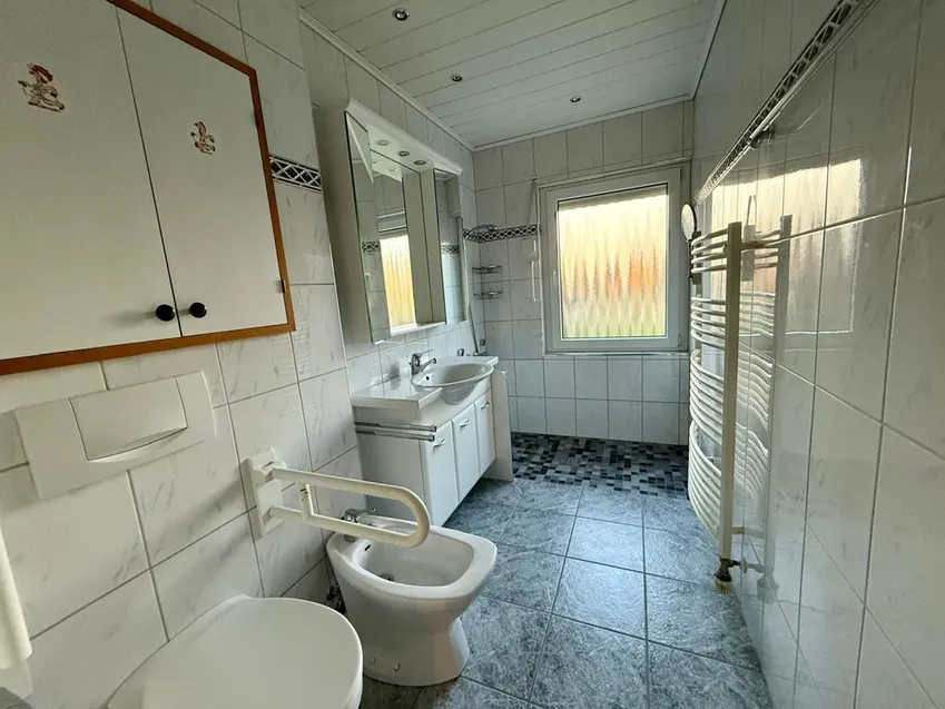 bodentiefes Duschbad