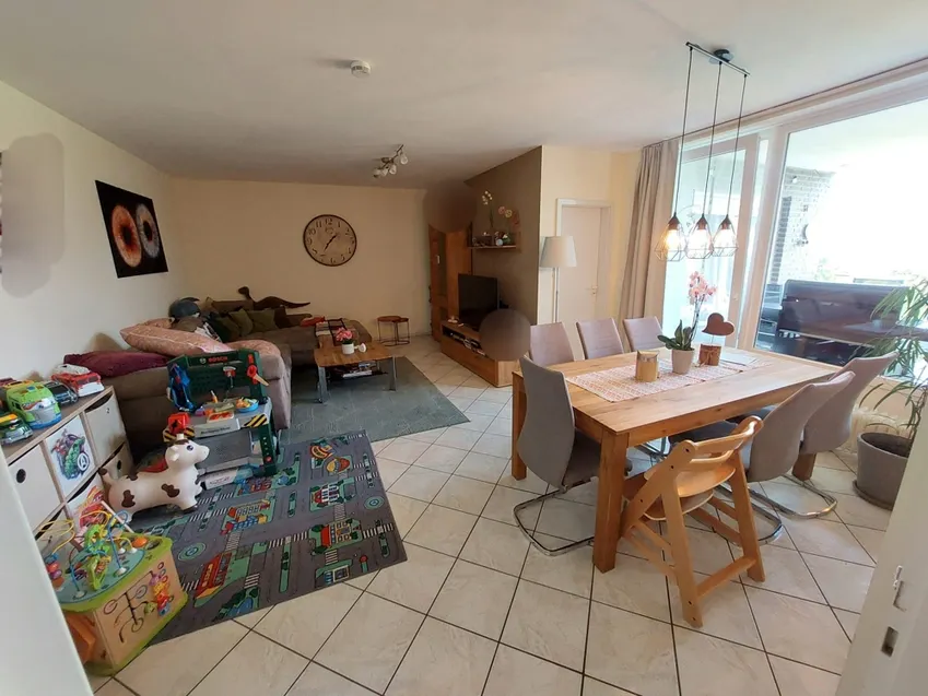 Wohn und Esszimmer