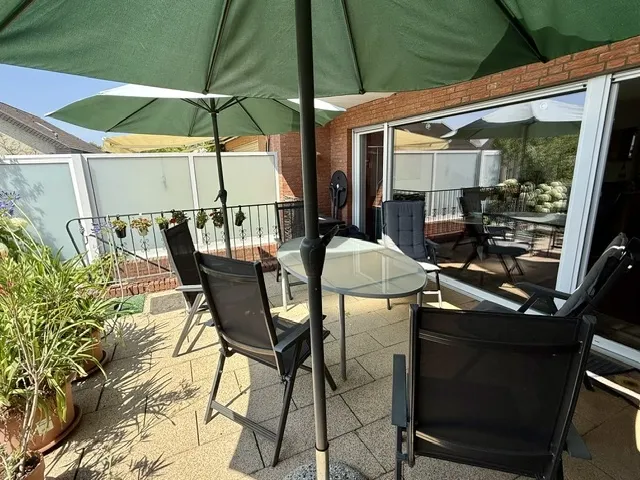 großzügige Terrasse