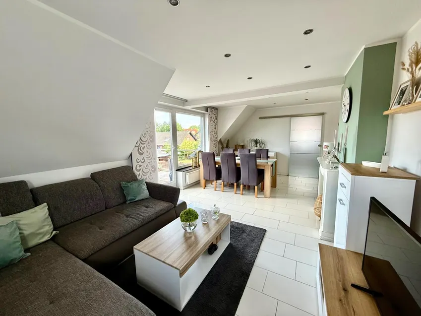 geräumiges Wohn und Esszimmer