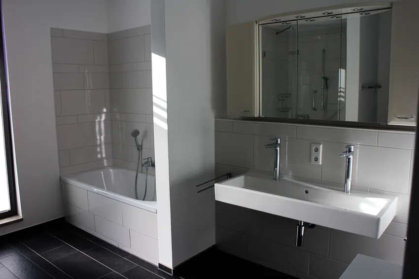 hochwertiges Tageslichtbad