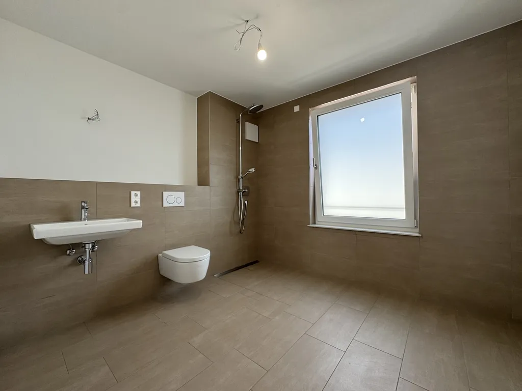 Badezimmer mit Dusche