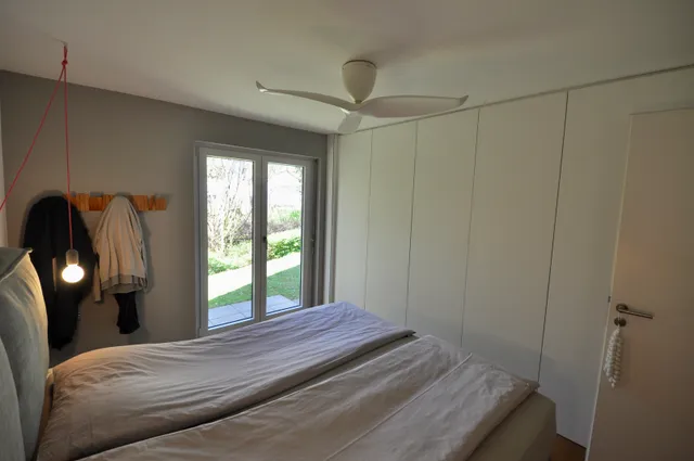 Schlafzimmer mit Einbauschrank