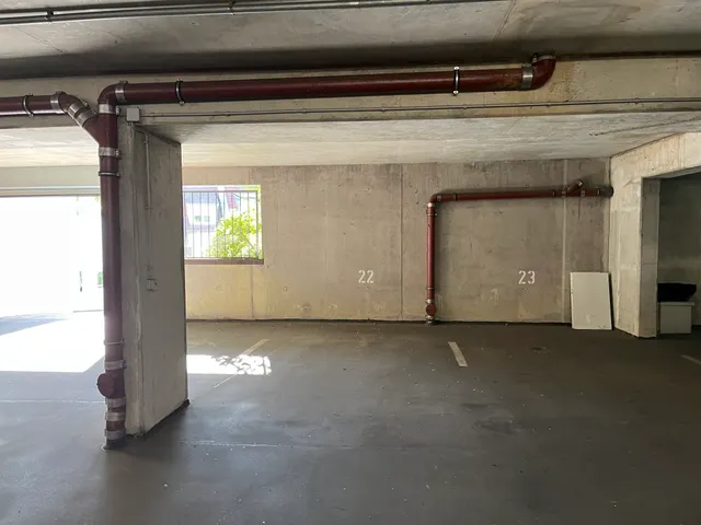 zwei Tiefgaragenplätze