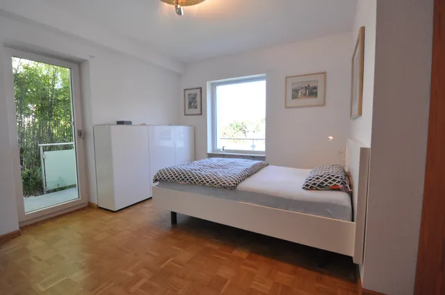 Schlafzimmer 1