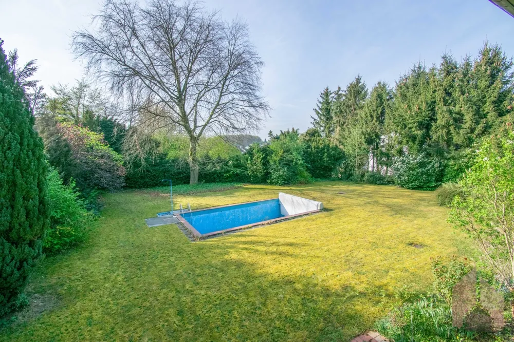 Außen I Pool