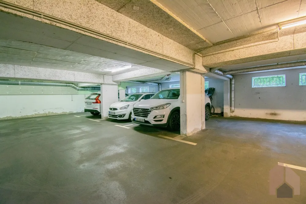 Tiefgaragenstellplatz