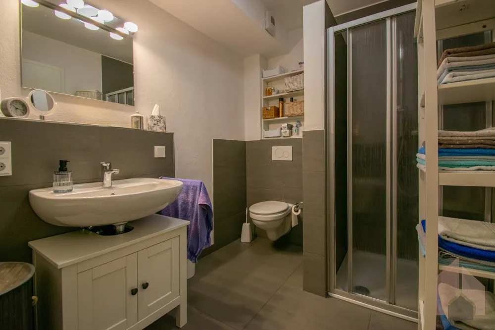 Badezimmer mit Dusche...