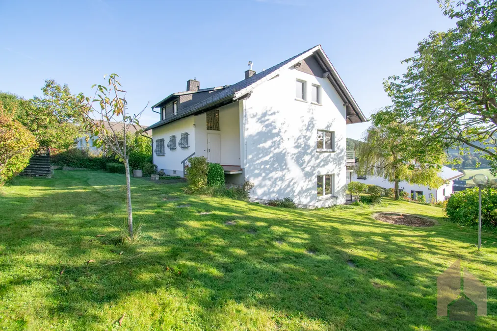 Garten & Rückansicht