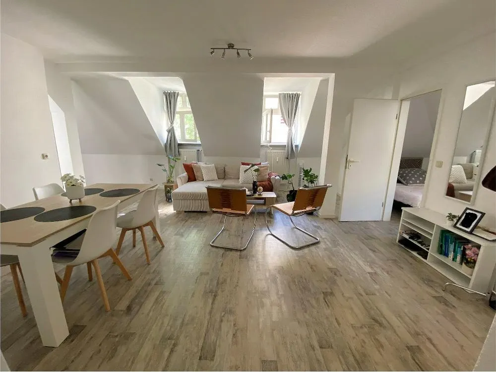 *** Wohnen in der Innenstadt ! *** Helle 2-Zi-DG-Whg mit Loftcharakter in Lüdenscheid - Foto 1