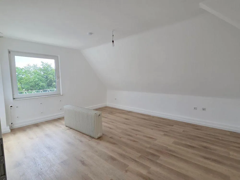 *** Erstbezug nach Modernisierung ! *** Helle 3-Zi-Dachgeschoss-Wohnung - Photo 4