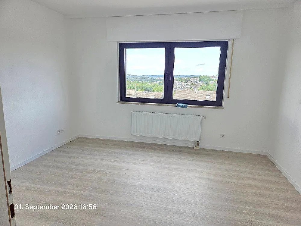 *** Renovierte 2-Zimmer-Dachgeschosswohnung Nahe Kliniken mit Fernblick!*** - Photo 1