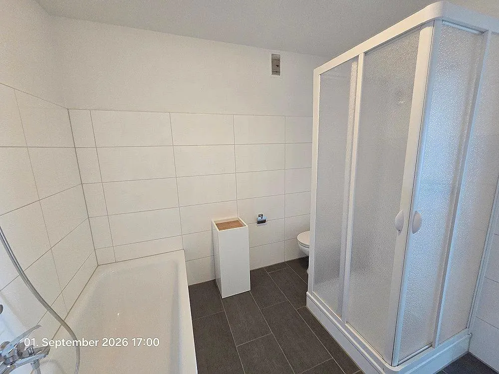 *** Renovierte 2-Zimmer-Dachgeschosswohnung Nahe Kliniken mit Fernblick!*** - Photo 4