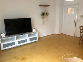 3 Zi Whg, möbliert, 2. OG, mit Balkon. In guter Lage im Östlichen Ringgebiet.
