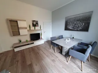 Sehr schöne 3 Zi.-Whg., möbliert. Mit gr. Dachterrasse zur Gemeinschaftsnutzung.
