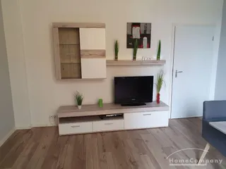 Sehr schöne 3 Zi.-Whg., möbliert. Mit gr. Dachterrasse zur Gemeinschaftsnutzung.