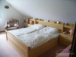 2 Zi.Whg., möbliert, gut gepflegte Wohnung im Grünen, 1. OG, mit Balkon.